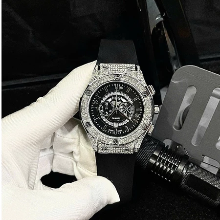 Đồng hồ Nam Hugi 602 dây silicone khóa thông minh với 2 size 42mm và 38 mm đính đá cao cấp